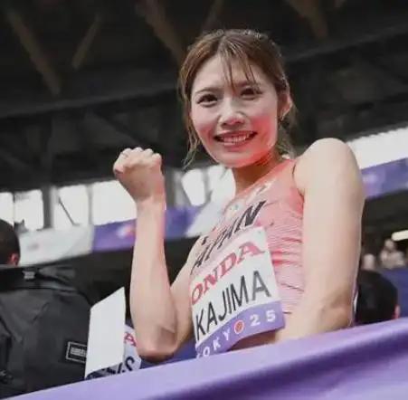 伤害性不大，侮辱性极强！名古屋亚运会还没开跑，中国田径的“遮羞布”就被日本队扯下
