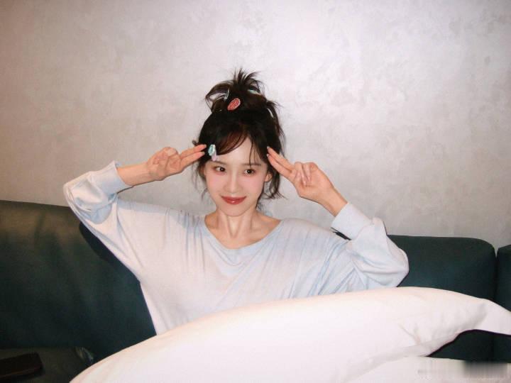这么萌干嘛啊干嘛啊是去进修了吗女神
