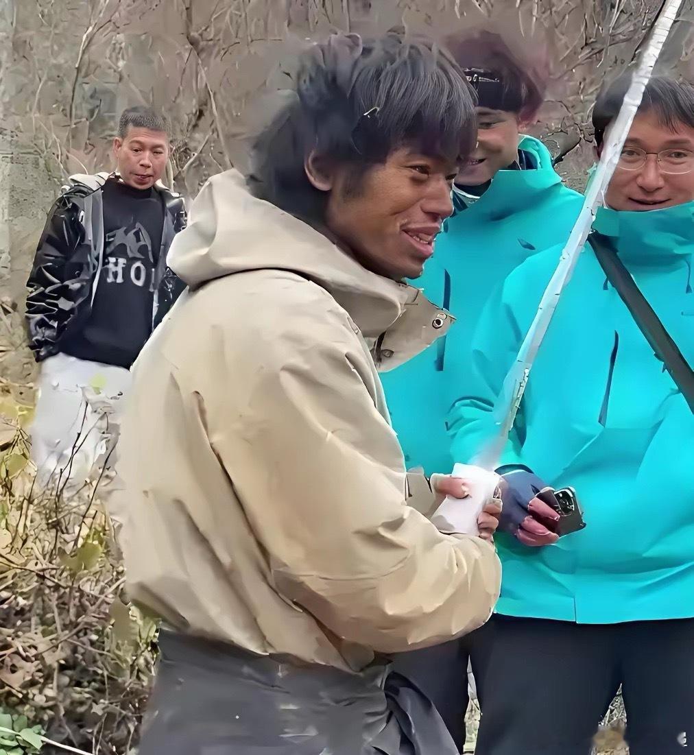 最近看了几个国外的荒野求生节目，再对比一下我们这边的，我发现二者之间有一个最大的