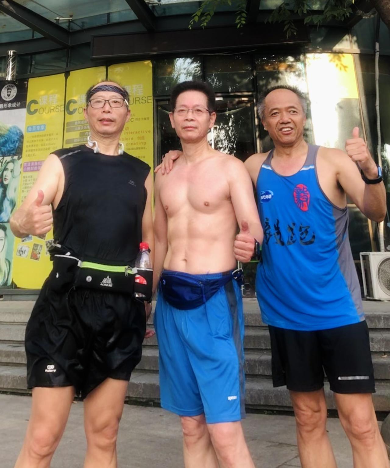 跑得快是天赋，跑得久才是真本事。读懂这八个字，才能一辈子快乐奔跑。我坚持跑步