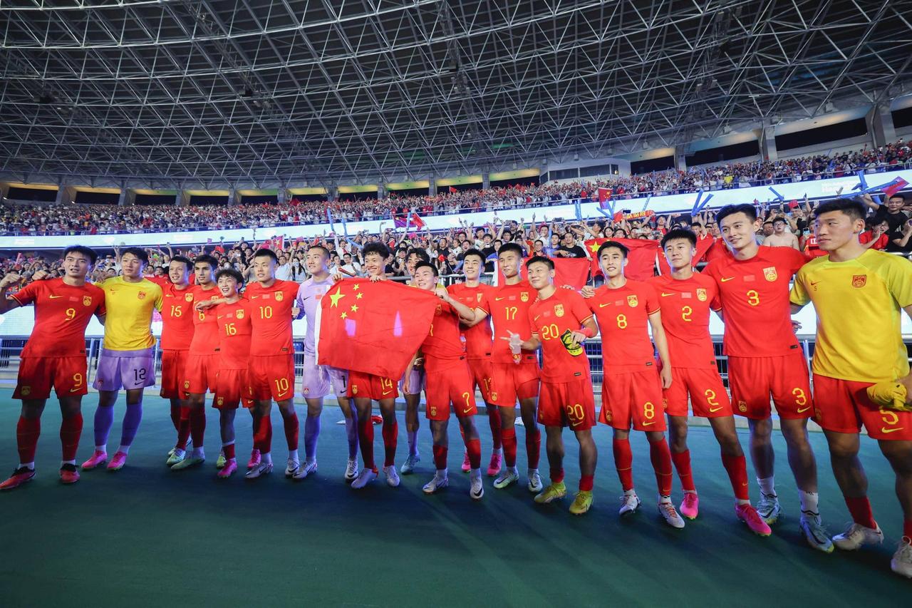 【亚运铜牌，对男足意义极大，绝非鸡肋！】首先，这是张玉宁、吴曦是最后一次争亚洲比