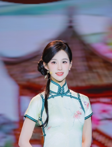 陈都灵这行走的绿荷花称号真的没白来，去河北沧州吴桥录央视2026年非遗晚会穿的那