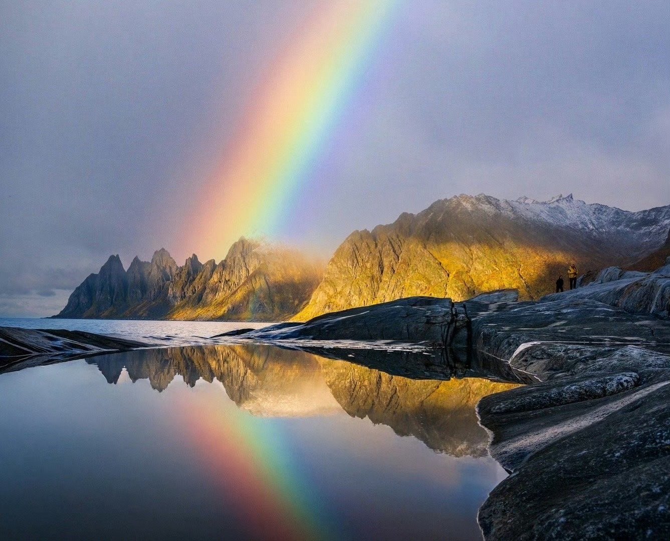 有些光，值得追逐和等待。9月中旬开始，北欧的天空温和而明亮，色彩最饱满的时刻。