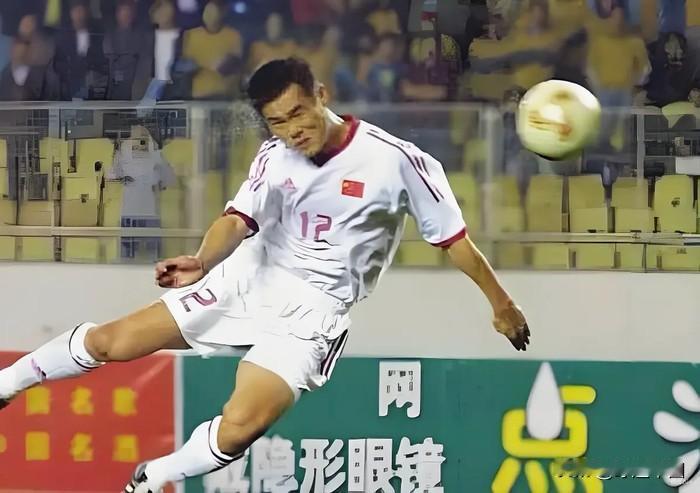 1985年，中国足球联赛发生了一件让后人啼笑皆非的奇事：中国足协为“提升国足定位