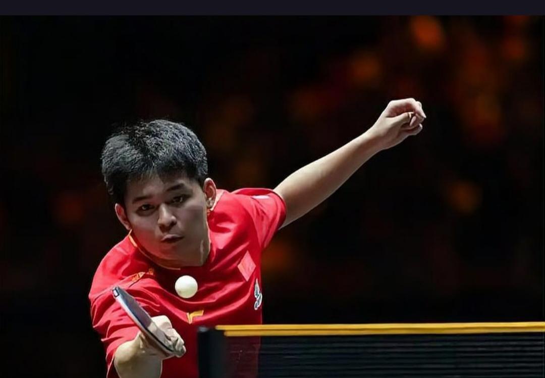 国乒在混团世界杯首战中以8比1轻松击败中国香港队，赢得开门红。这一胜利引发了外界