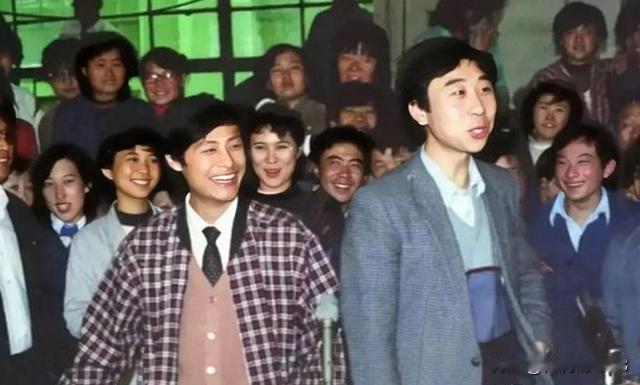 相声演员曹云金最近在直播中，为姜昆等老一辈相声演员鸣不平。曹云金的直播间里，有