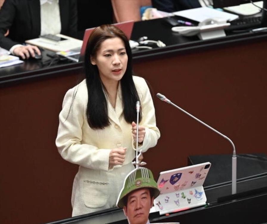 台湾省立法机构院会今天审查赖清德的弹劾案，民进党51席“立委”中，只有3位愿意出