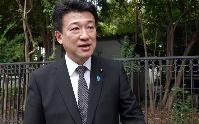 11月18日下午的日本内阁例行记者会，彻底打破了中日关系的短暂平静，官房长官木原