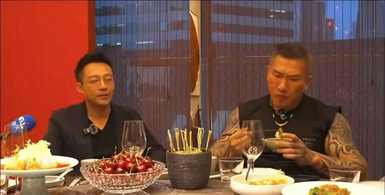 汪小菲有情有义，很爷们台湾网红馆长来上海，汪小菲特的设宴款待，有情有义，非常爷