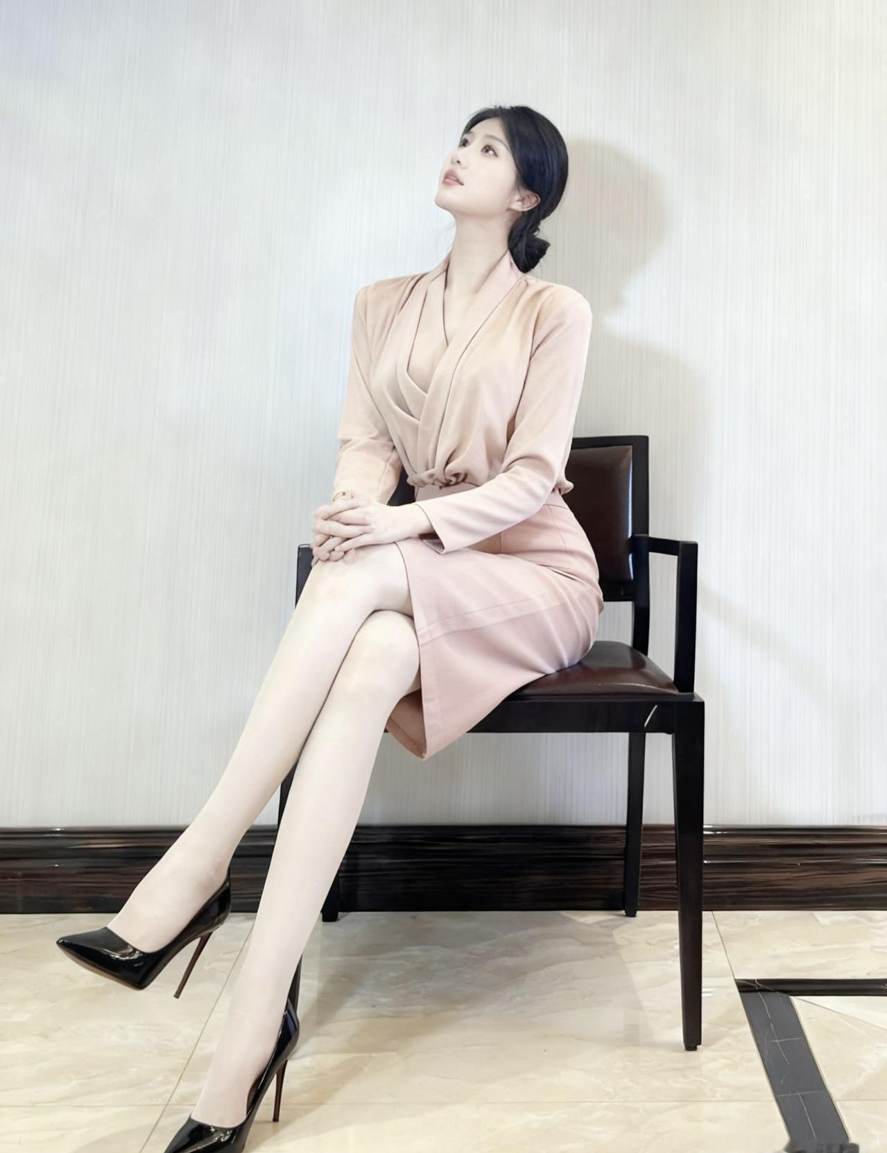 气质穿搭怎么穿才恰到好处?气质穿搭，不在于多，而在于精。