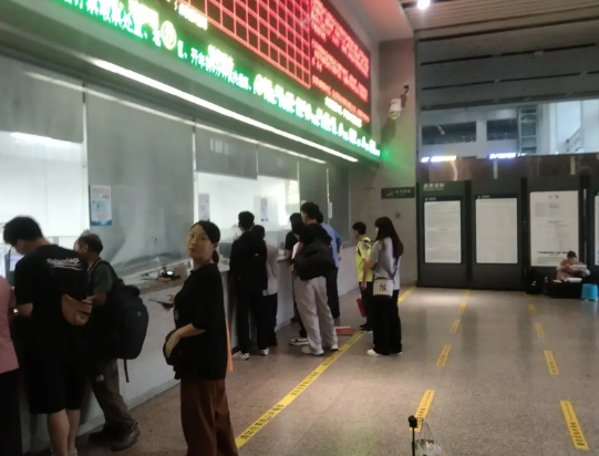 7月3号离开东莞，7月6回到东莞，到今天又依然在东莞。这个时候整个广东找到比较合