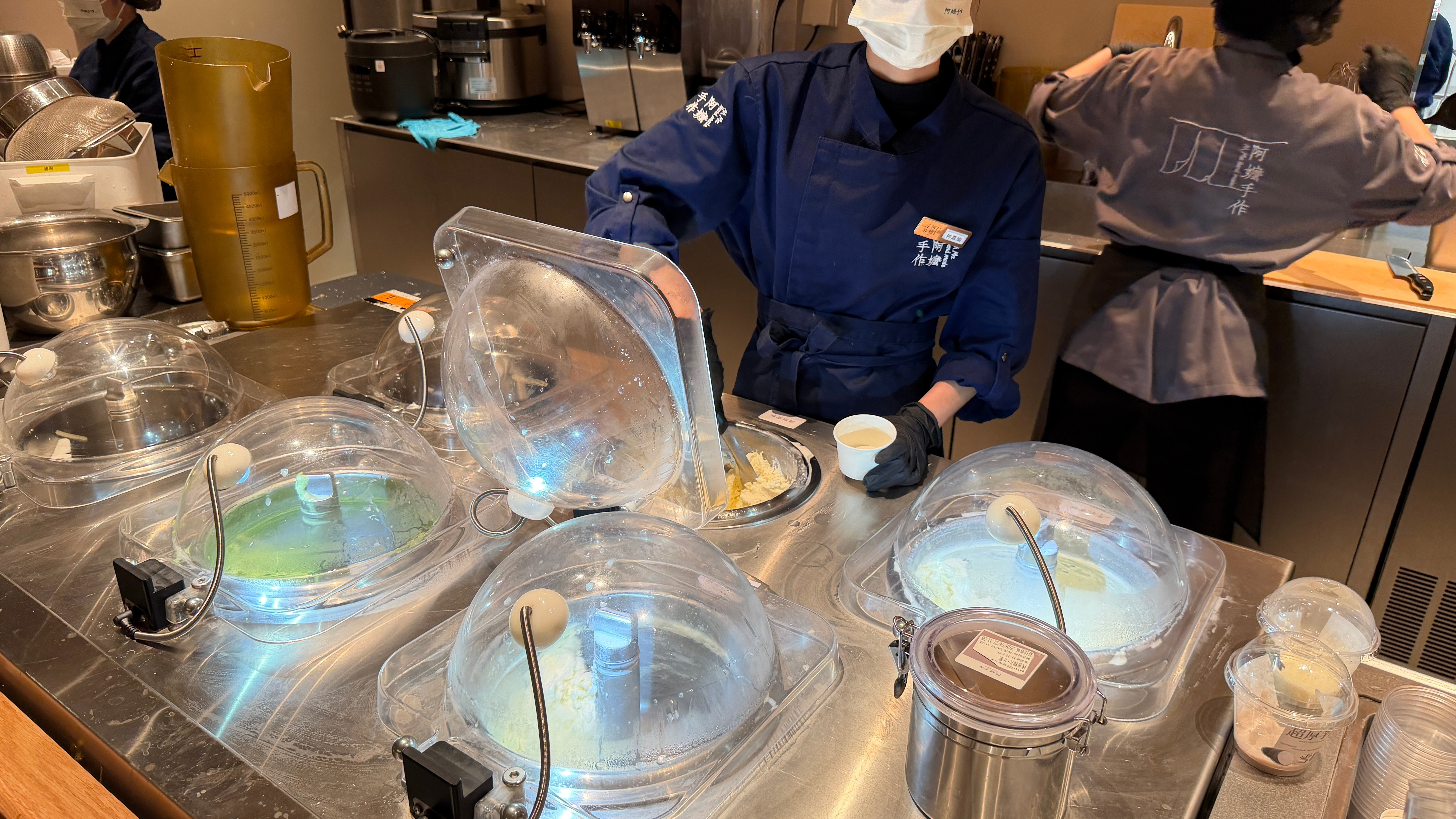 发现旁边有阿嬷手作……宇宙第一奶香冰淇淋！减肥失败