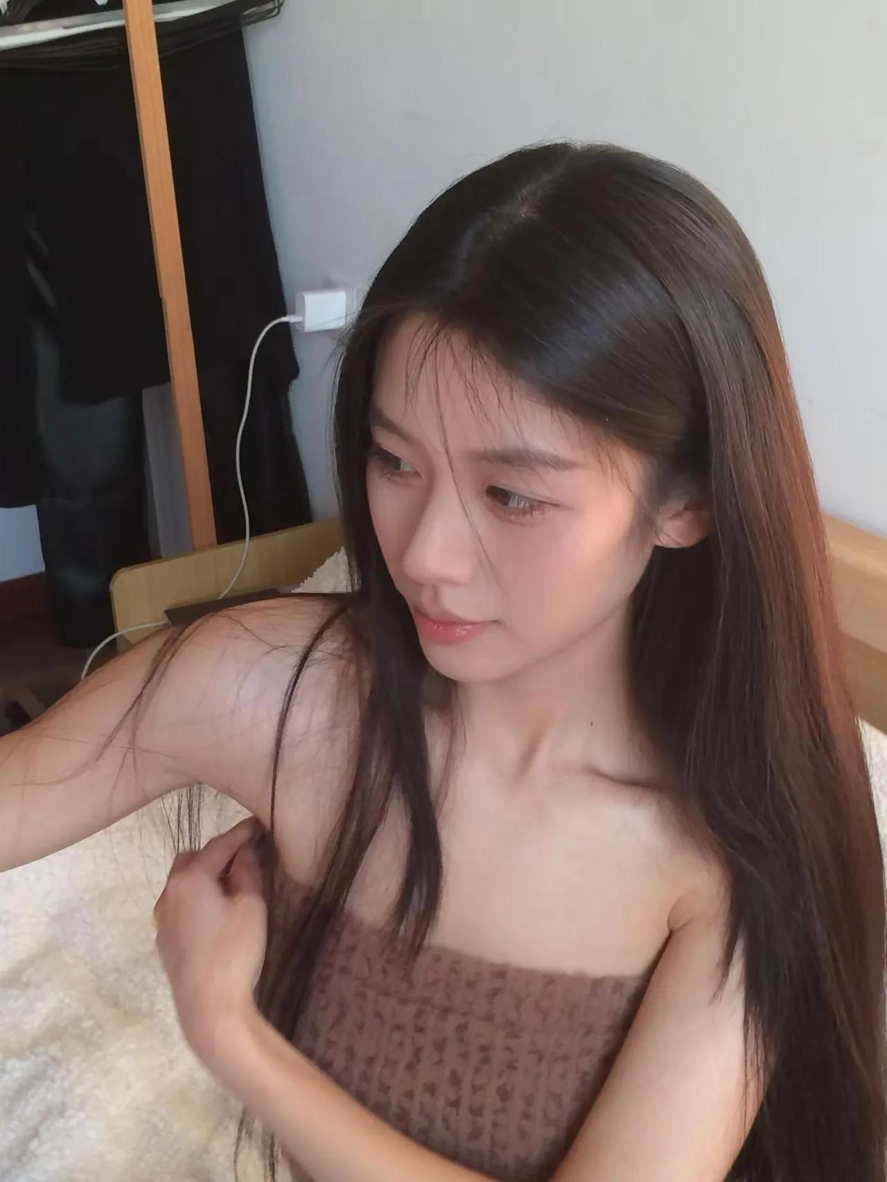 谁懂啊！原相机直出的阳光感自拍太绝了家人们！午后的阳光真的是老天爷赏饭吃的