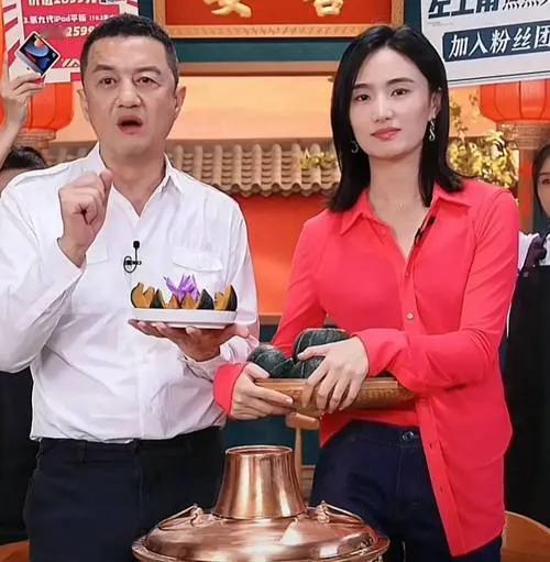 1月23日晚，李亚鹏抖音直播间带货第一，断崖式领先榜二，数十万网友直接冲进李亚鹏