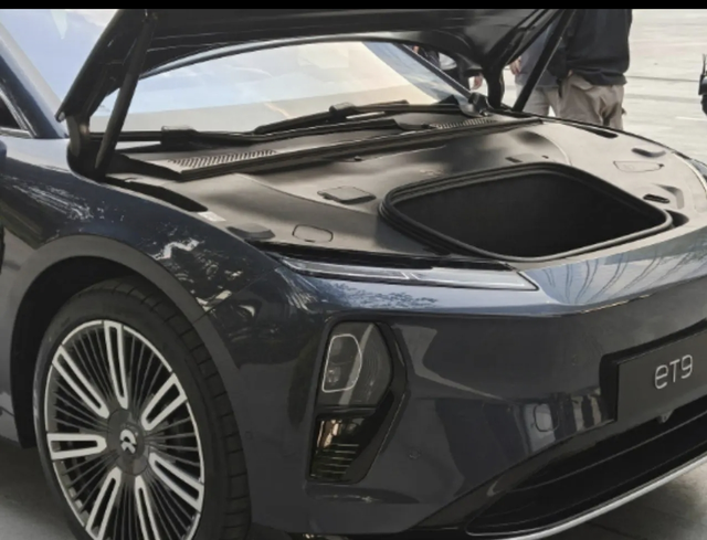 横屏前备箱这个是三代es6的方向吗再上加快慢充！明年再不上，就会彻底失去机会了