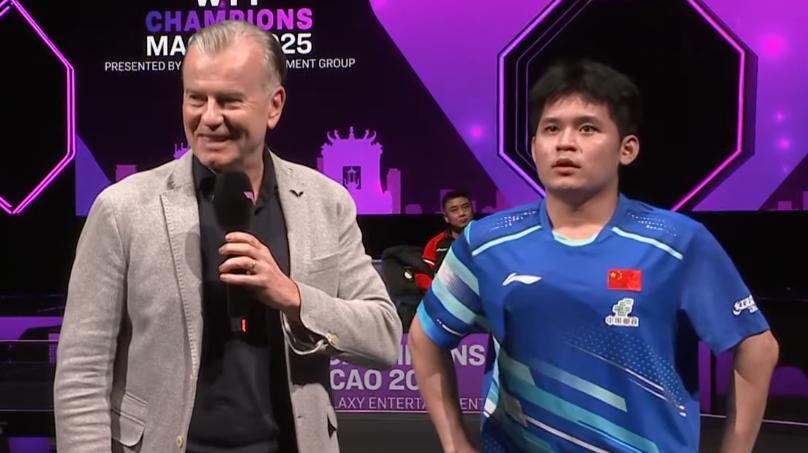 林诗栋3:0零封高承睿后采访，记者挖坑，石头用标准答案解围！每次石头采访，