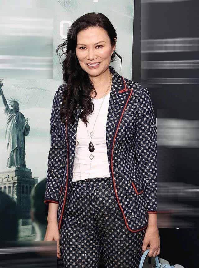 邓文迪的剽悍人生，你欣赏么这个女人，活成了当代爽文都不敢写的样子。从山东的普