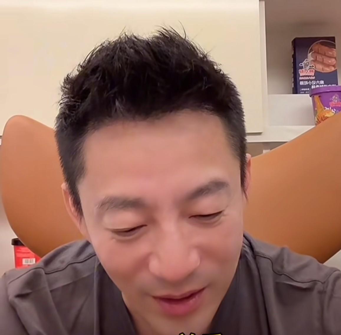 现在终于看出谁在汪小菲的心里份量重了吧？！思虑再三汪小菲还是决定在呼和浩特开