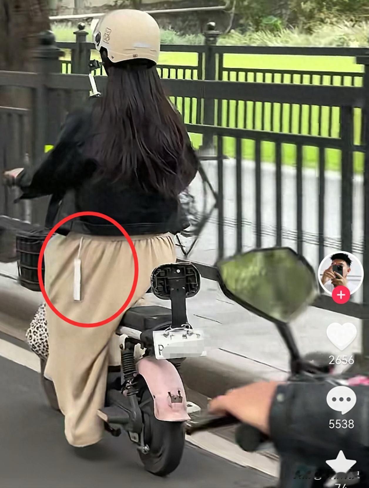 南京某211高校男生买外套退货，商家吐槽：穿了半个月，都包浆了。🤫最近有