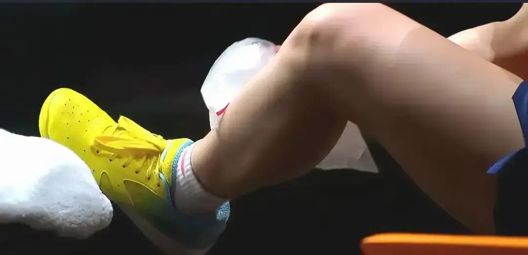 别再问孙颖莎的脚踝了，先看看那张被删掉的WTT内部日程表。莎莎扭伤时，王楚钦