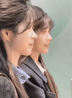 前后两个美女你更欣赏哪一个？不带模棱两可的，说两个都欣赏，单选题。