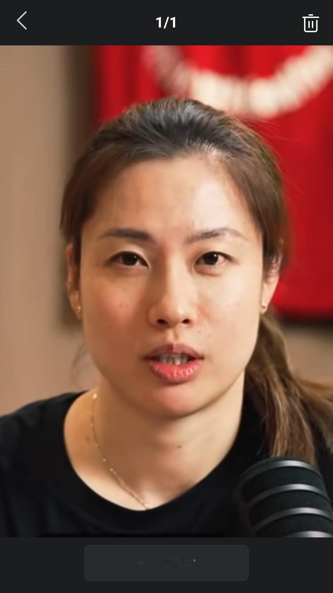 【前中国女篮名将陈晓佳接受采访时表示，对中国女篮年轻球员充满希望。】陈晓佳说:虽