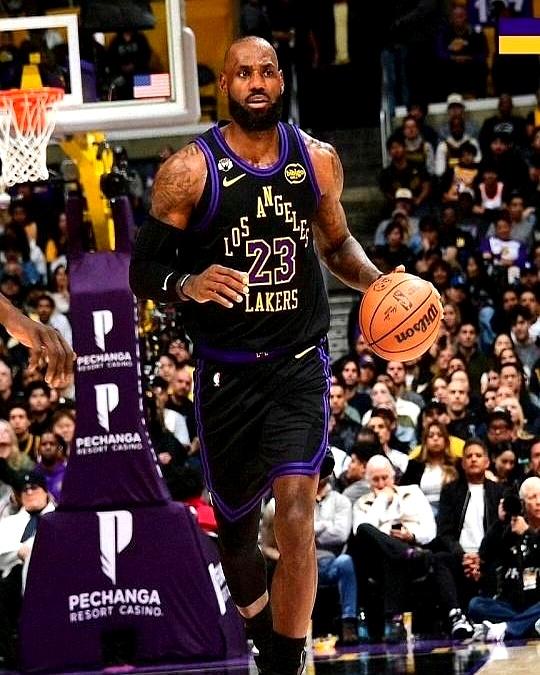 42岁詹姆斯末节11分，评论区炸了：这老头真能打！同期榜单，马刺文班亚马