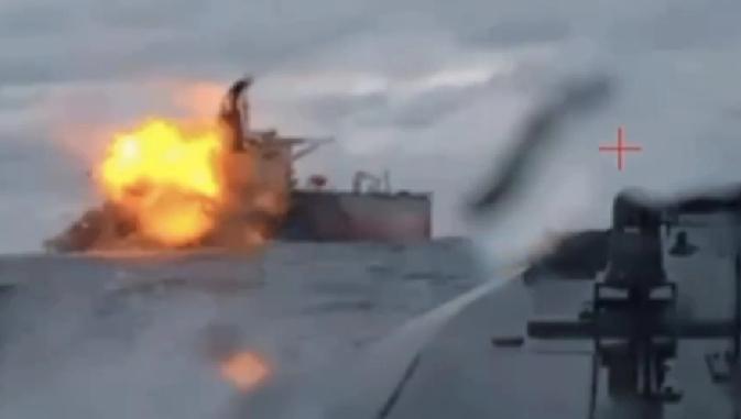 快讯！乌军在黑海又击沉了一艘俄罗斯的“影子舰队”油轮。当地时间10日，总台记者