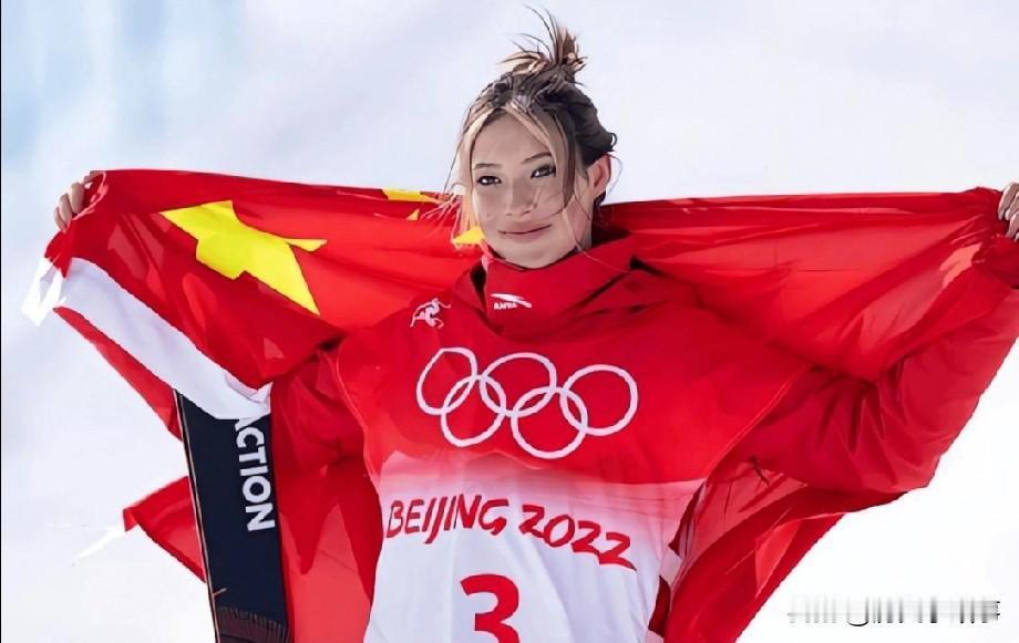 我明白了，人真的赚不到认知范围外的钱。谷爱凌去年年收入2300万美元，相当于