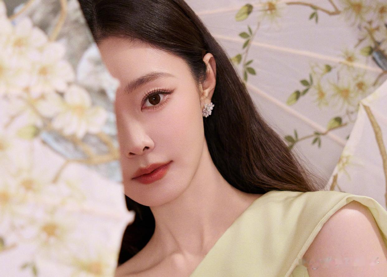 1.白敬亭和宋轶分手有段时间了，所以狗仔拍不到两人见面很正常，他俩算不上和平分手