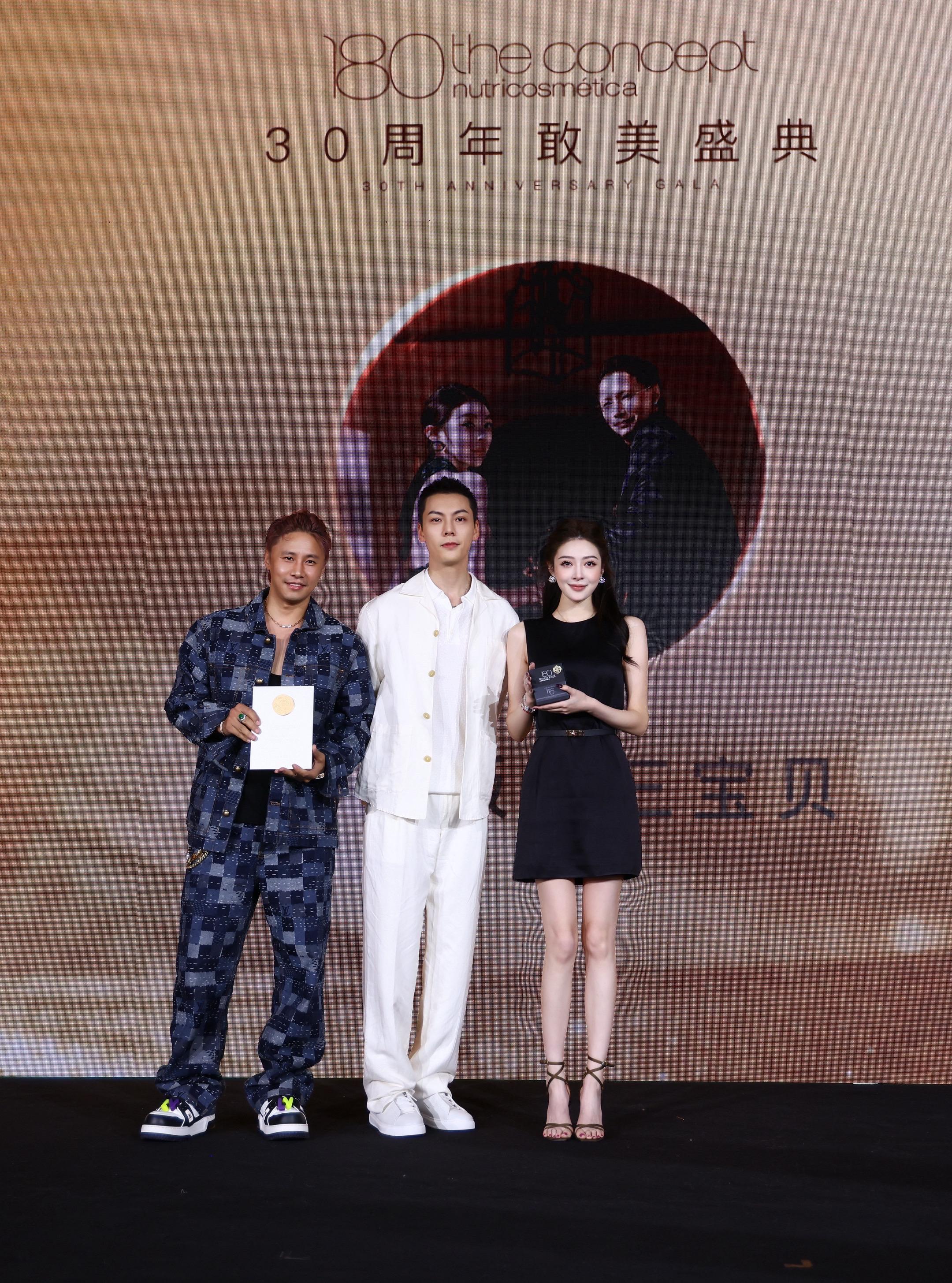 陈伟霆太帅了！我老婆今天也穿高跟鞋了