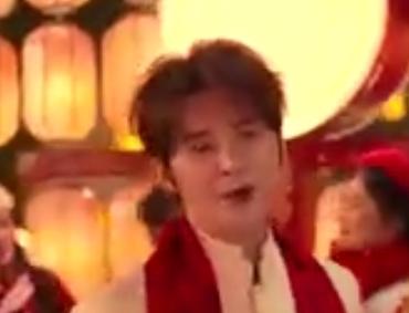 在2026年央视元宵晚会上，张远与李云霄在合肥分会场合唱了《山河吟》。《山河吟