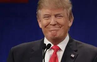 伊朗给全世界都上了一课，原来攻击美国的航母，摧毁美国的军事基地，并不会受到“惩罚