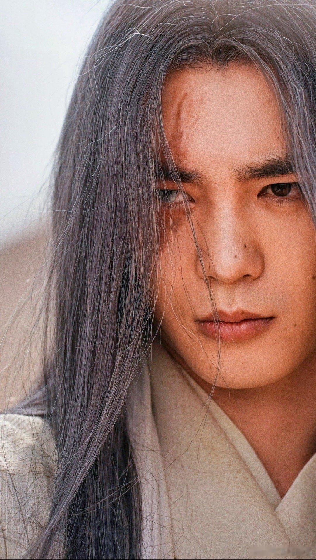 镖人的思想还是太超前了燕子娘解开镣铐的瞬间，不仅是她的自由，更是每个观众的共振