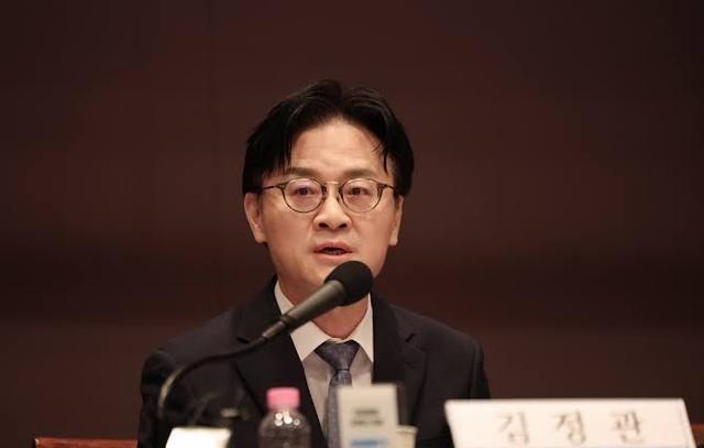 占据全球65%储存芯片市场，韩国部长却紧张了：最怕中国韩国半导体产业曾经是全