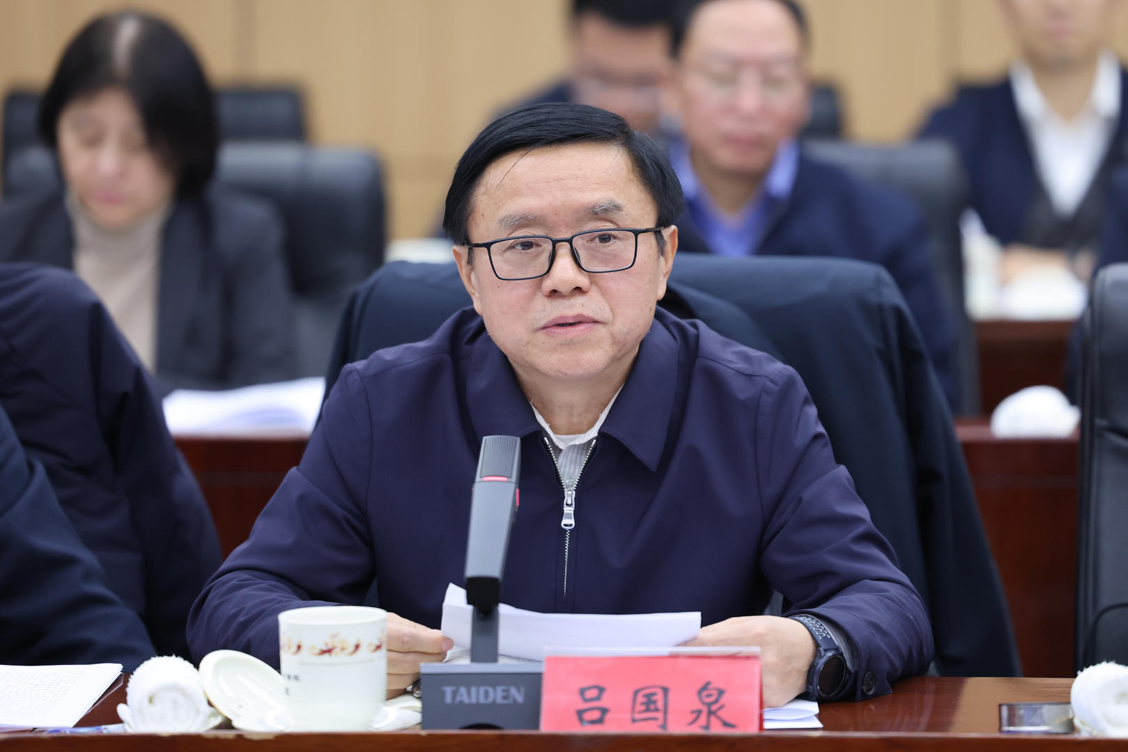 全国政协委员吕国泉: 关注“隐形加班” “离线休息权”