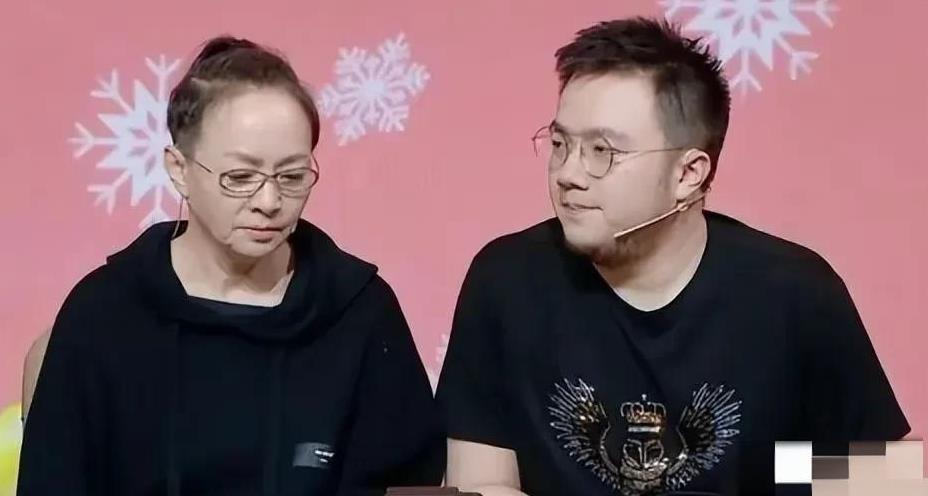 英达压根不在乎巴图，男人想要儿子不过是为了有人养老送终，他又不是没儿子，又不是没