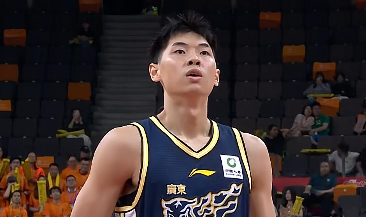 赢宁波3分，CBA名记大赞广东队1人，不是徐杰，也不是崔永熙！昨晚，广东队坐镇