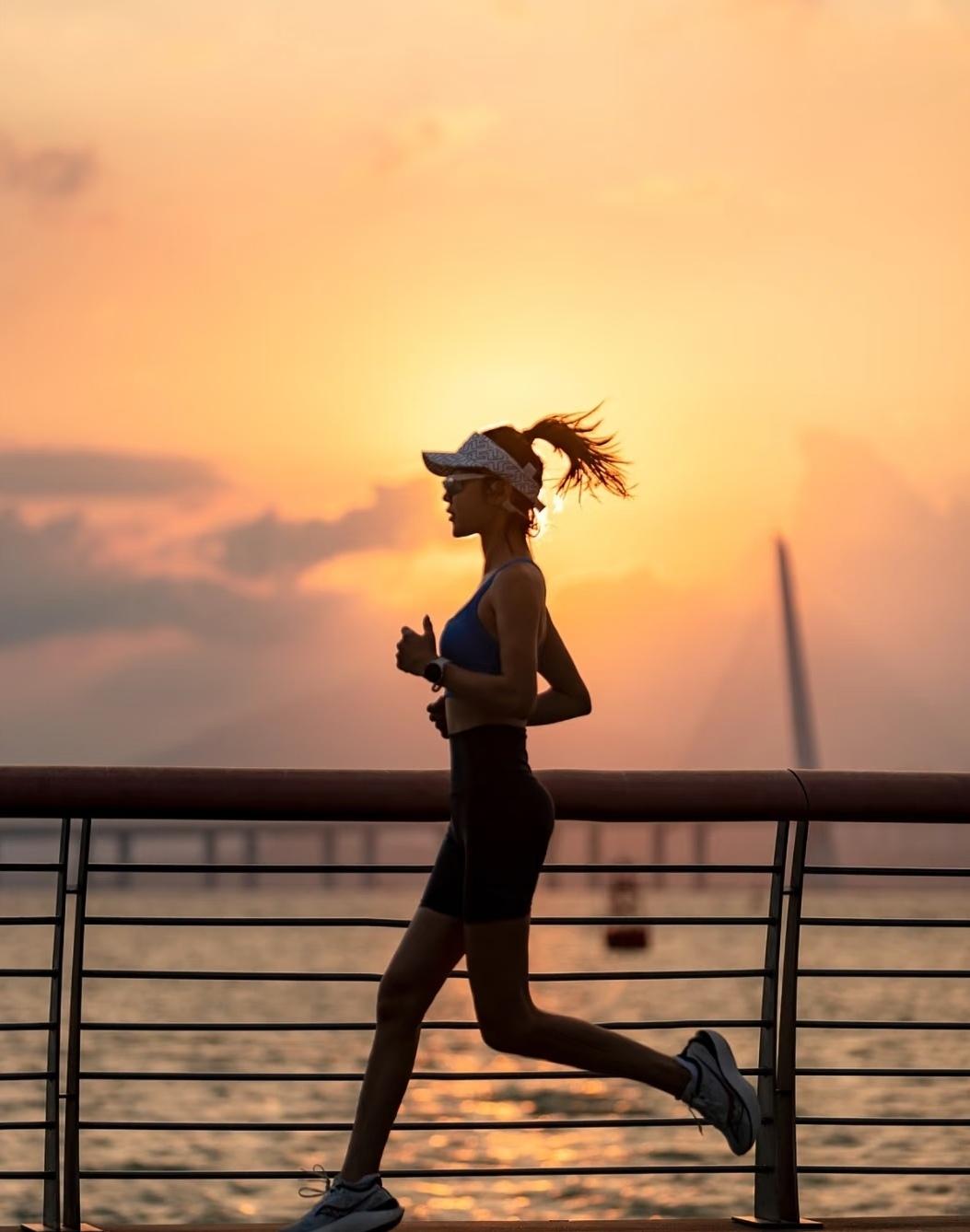 中年女人，请尽量远离你的老公。你有没有发现，那些日子过得舒心的中年女