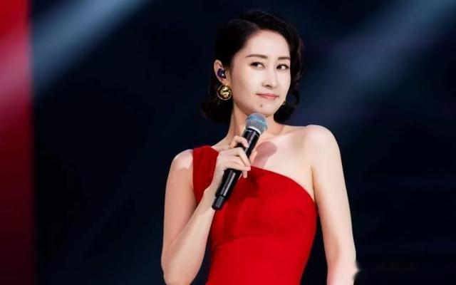 2013年，刘敏涛向富豪老公提出离婚，没想到老公哈哈大笑:“就你这样还想离婚？如