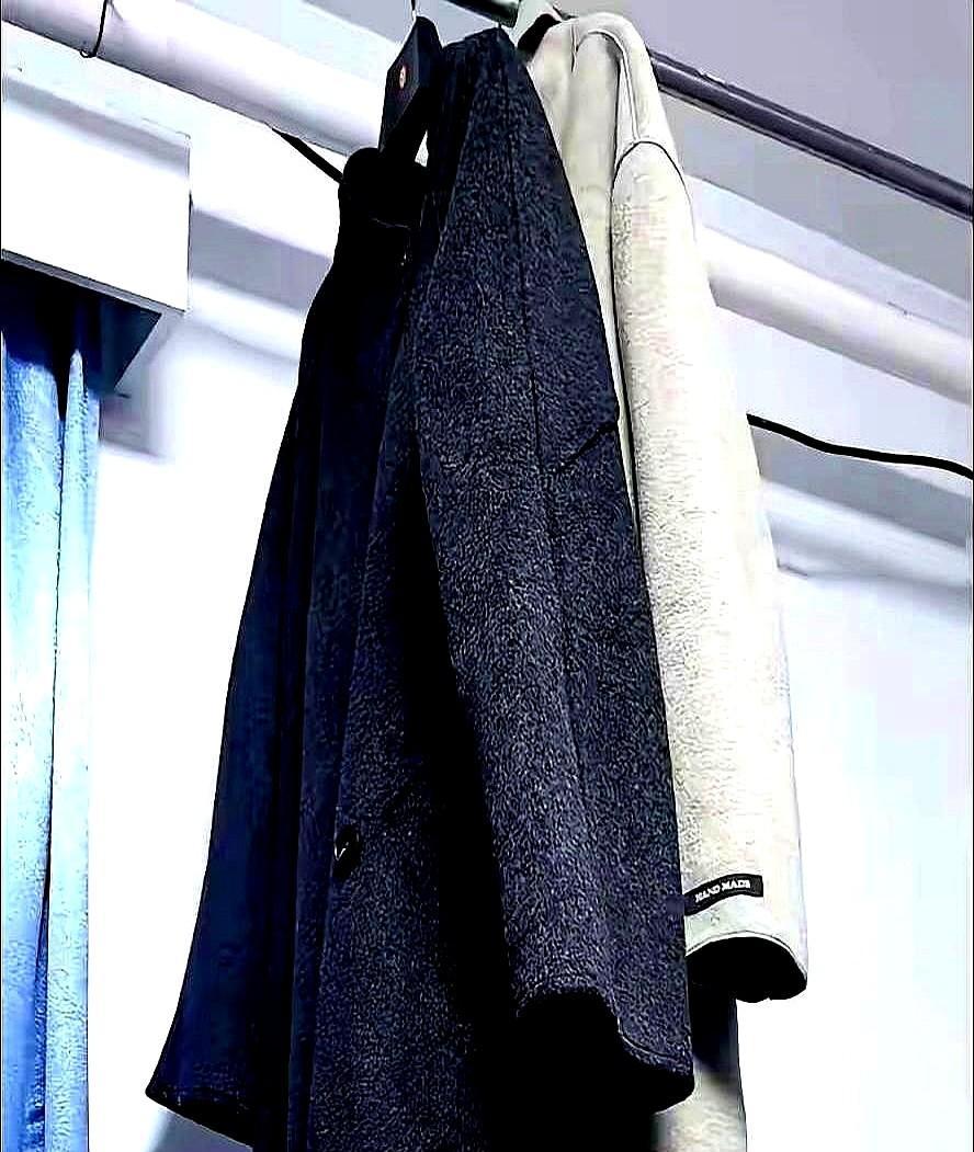 羽绒服悄悄干掉了羊毛大衣。别再说“穿得暖”就够了,现在年轻人要的是能塞进矿泉水