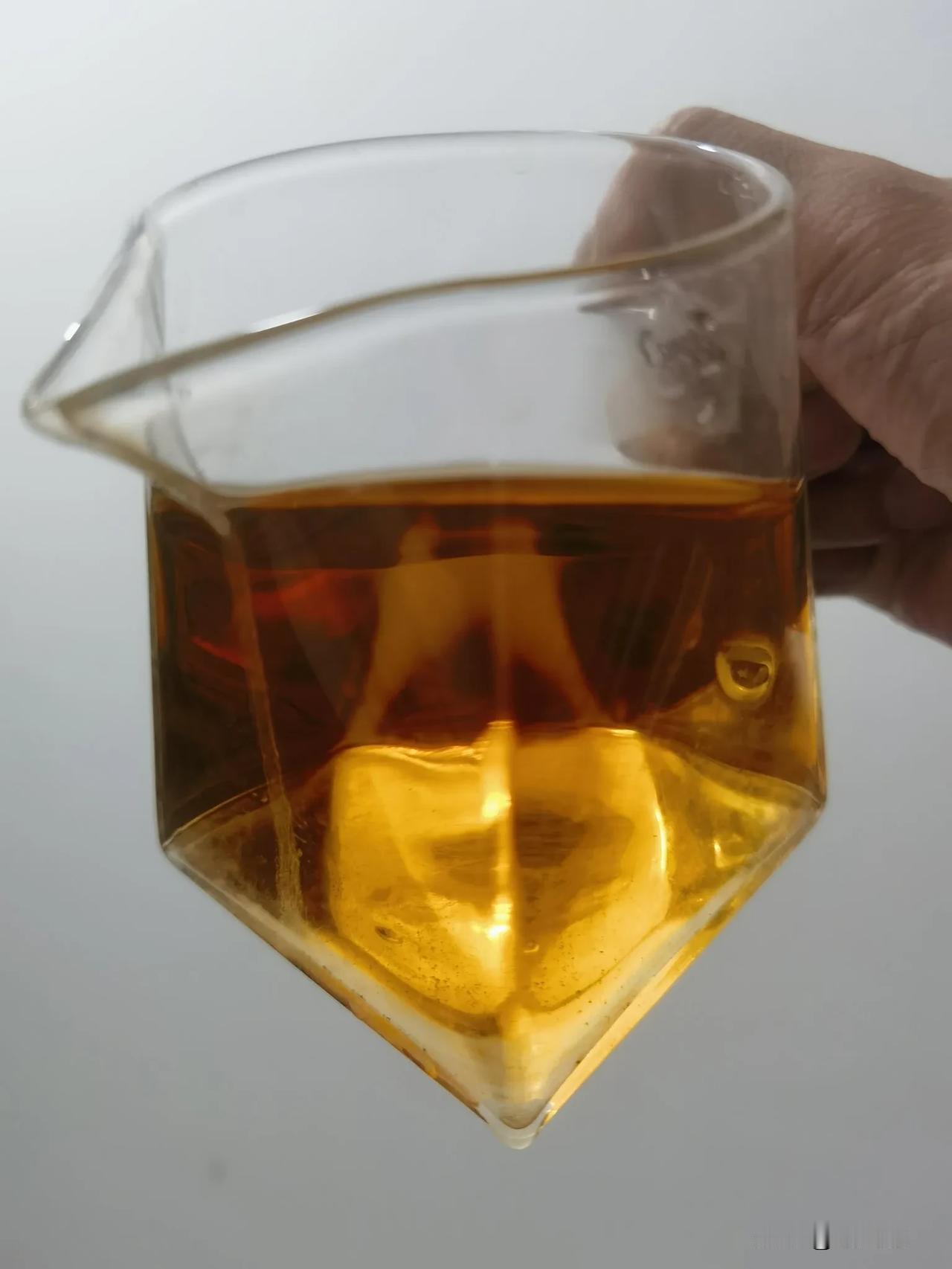 普洱生茶陈化的物质密码有哪些?普洱生茶陈化过程中，其内含物质会发生一系列复杂且