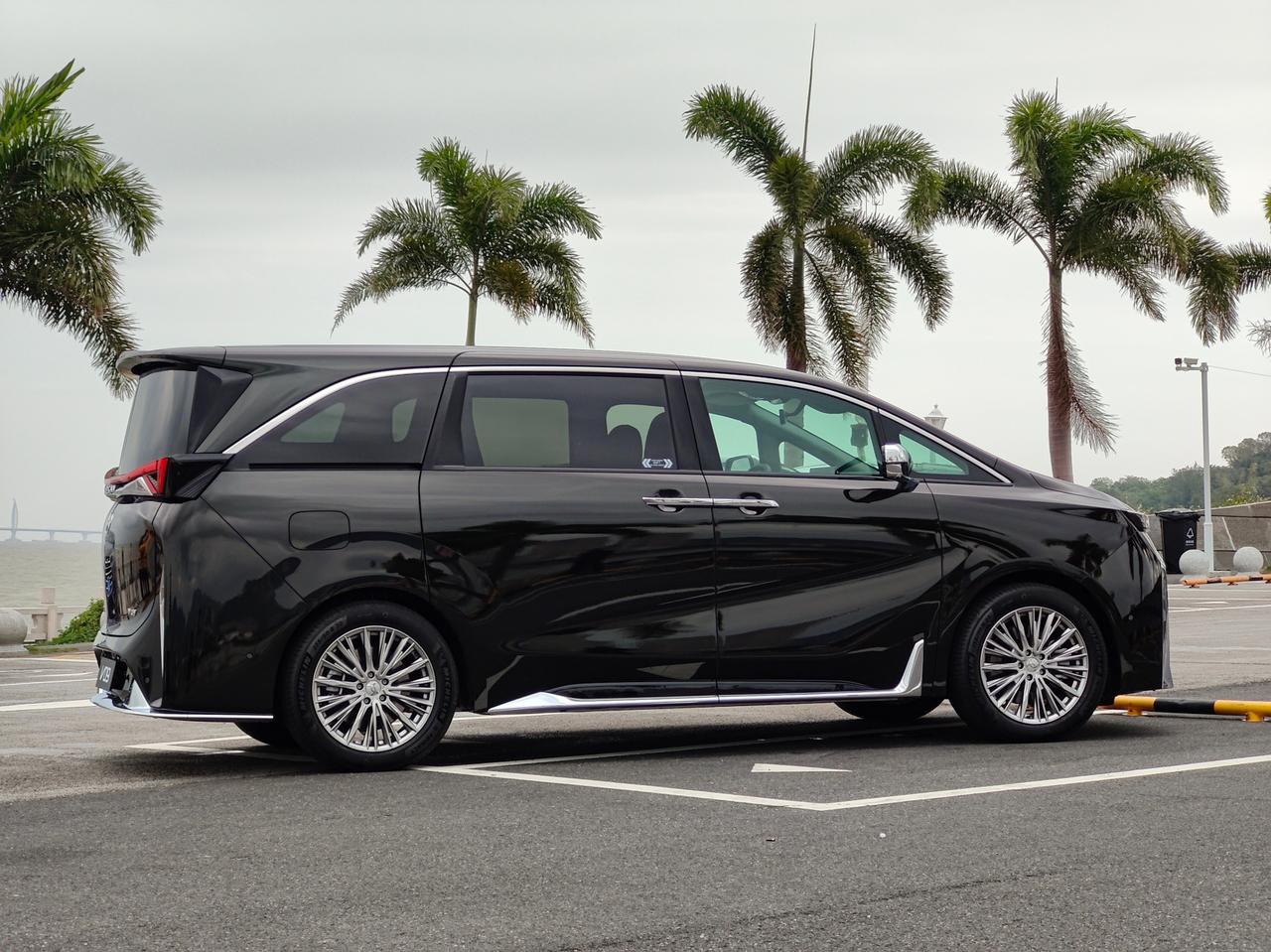 作为一名汽车博主，后台最近被问得最多的问题就是：“第二辆车要不要换MPV？”