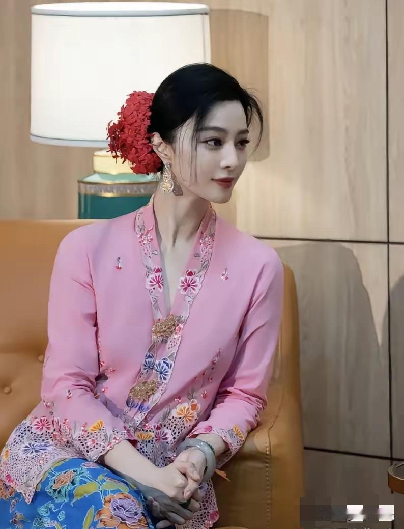 范大美人44岁还这么漂亮其身材和颜值可谓前无古人后无来者可惜现在只能流落东南