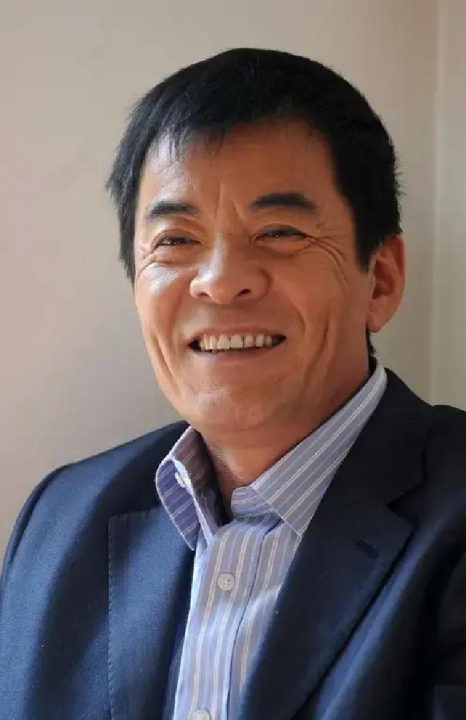 刘威上节目聊到1991年穷得叮当响，住院押金都掏不出，硬着头皮找张丰毅借钱。张