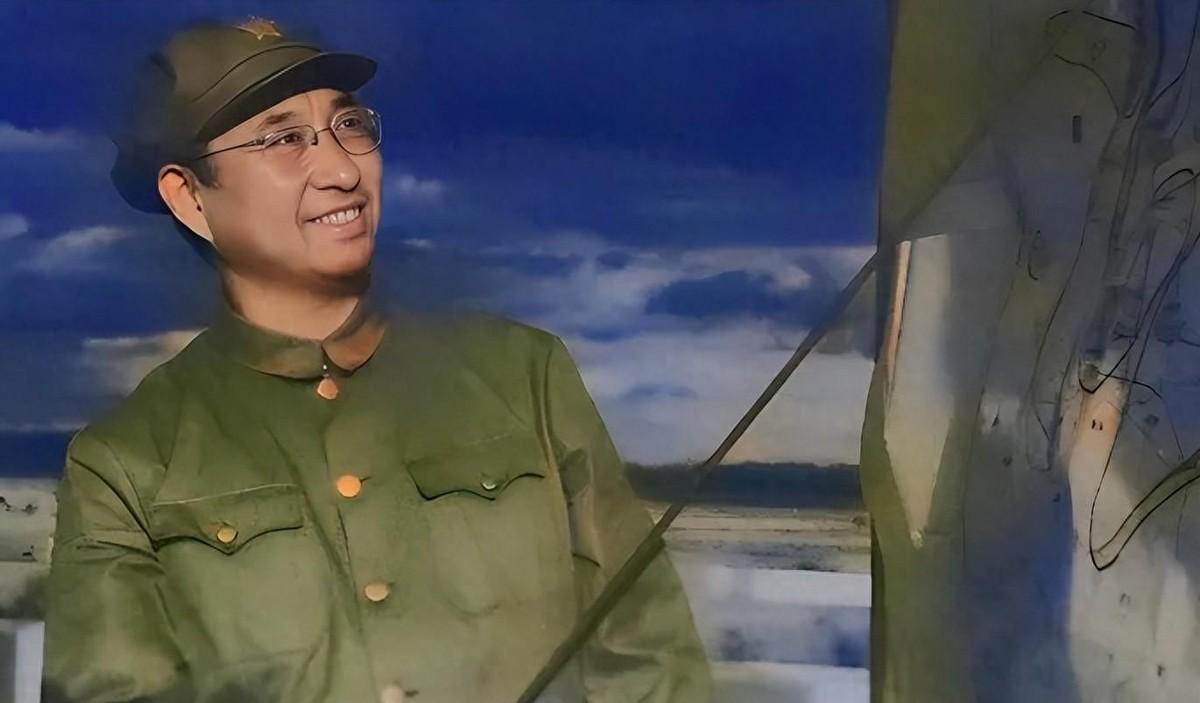 1949年，陈赓带着“妹妹”去见陈锡联，笑问：胖子，你觉得我的妹妹漂亮吗？19