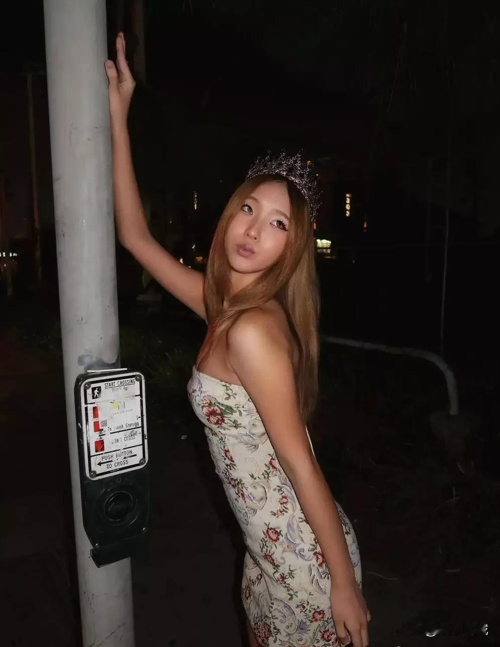 小S大女儿Elly晒照引关注最近小S大女儿Elly在社交平台晒近照啦！镜头里