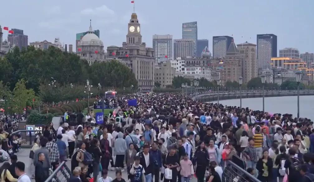 有钱不敢花，没钱的地方敢花钱，机构做的这份消费调查，从另一个层面揭示了当下实情，