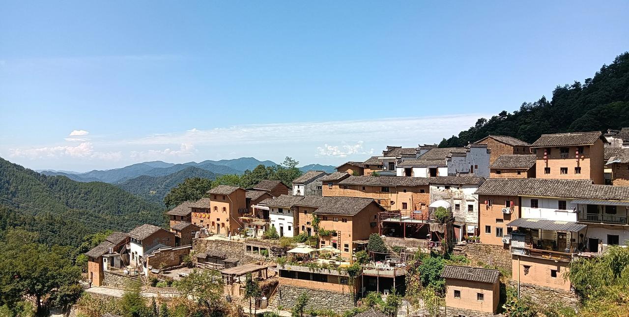 阳产土楼，堪称是皖南山区民居的一部史书。阳产村，位于皖南黄山歙
