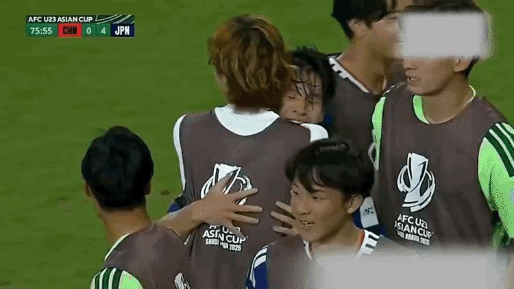 所有中国足球人：请记住李昊这一刻的表情！记住这一刻的“耻辱”，记住这一刻的教